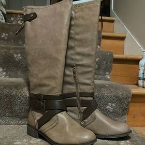 NIB Betsey Johnson Boots
